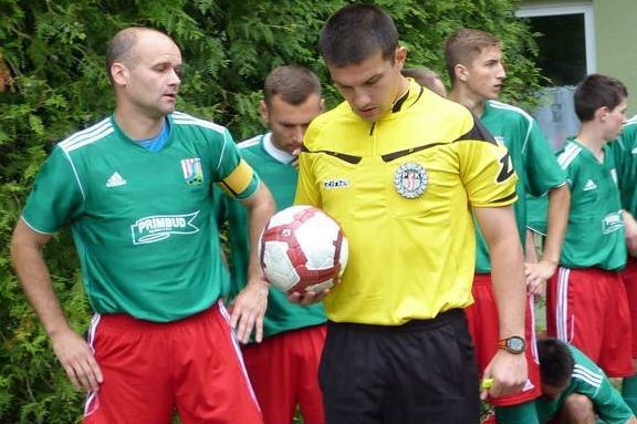 Artur Lebioda (z lewej) nadal będzie występować w Sokole Nisko.