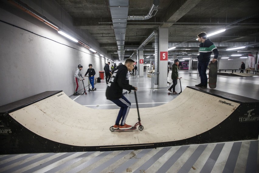 Kraków. Pomysł na ferie dla amatorów rolek, hulajnóg, rowerów BMX