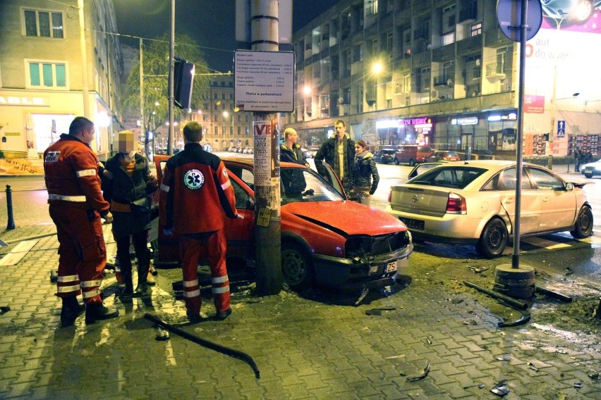 Wrocław: Znów wypadek na skrzyżowaniu ulic Kołłątaja i Kościuszki (ZDJĘCIA)