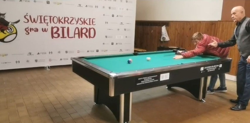 Mistrz świata w trickach bilardowych Bogdan Wołkowski gościł w Starachowicach