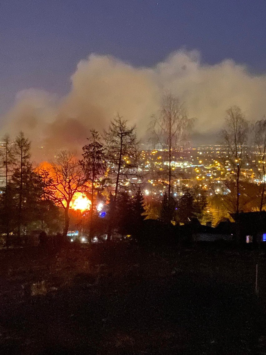 Wielki pożar w centrum Wieliczki. Zapłonął magazyn