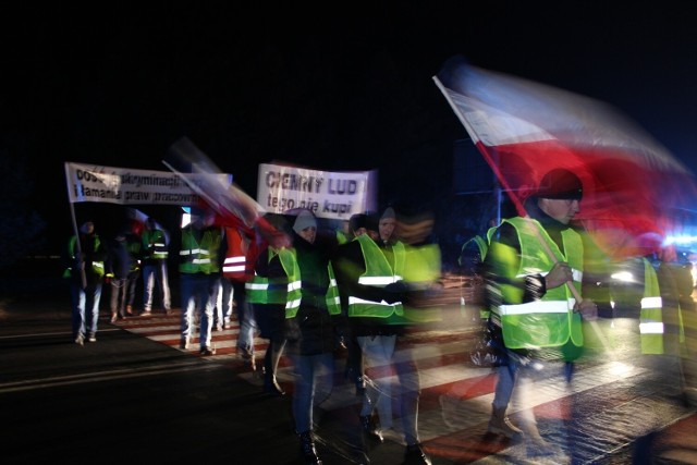 Przejściach dla pieszych w okolicach zjazdu na Słok, 30 listopada2022