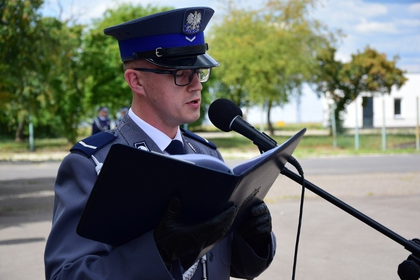 52 nowych podkarpackich policjantów złożyło w Rzeszowie ślubowanie [ZDJĘCIA]