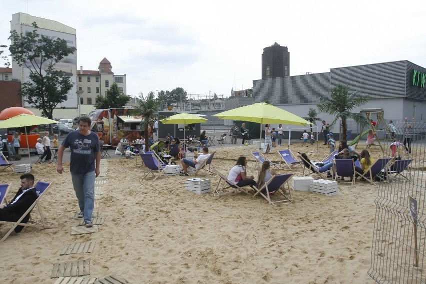 Plaża przed Galerią Katowicką