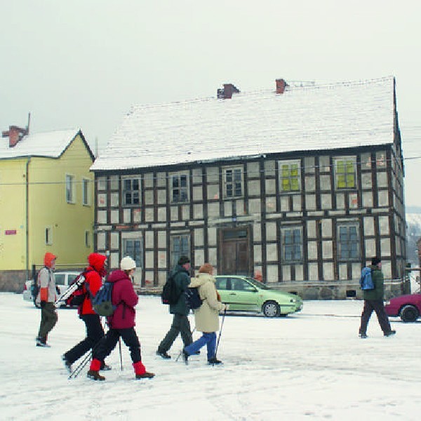 Najstarszym budynkiem w Miasteczku jest XVIII-wieczny dom o konstrukcji szachulcowej. Wycieczkę do Miasteczka Krajeńskiego zorganizował Klub Turystyki Pieszej "Wędrownik" w Bydgoszczy. Poprowadził ją przewodnik Jerzy Bitner.