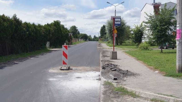 Budowa kanalizacji spowoduje to, że trzeba będzie zerwać nowy asfalt.