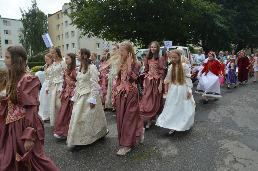 Dni Malborka 2019. Kolorowe korowody, koncerty i przedstawienia. Zobaczcie relacje z wielkiego świętowania w Malborku! [zdjęcia, wideo]