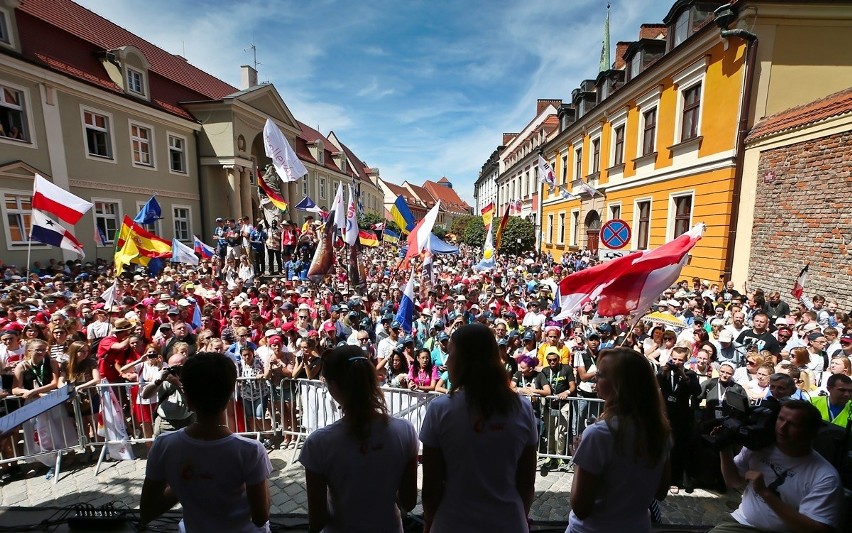 Tysiące radosnych pielgrzymów na Ostrowie Tumskim (ZDJĘCIA, FILM)