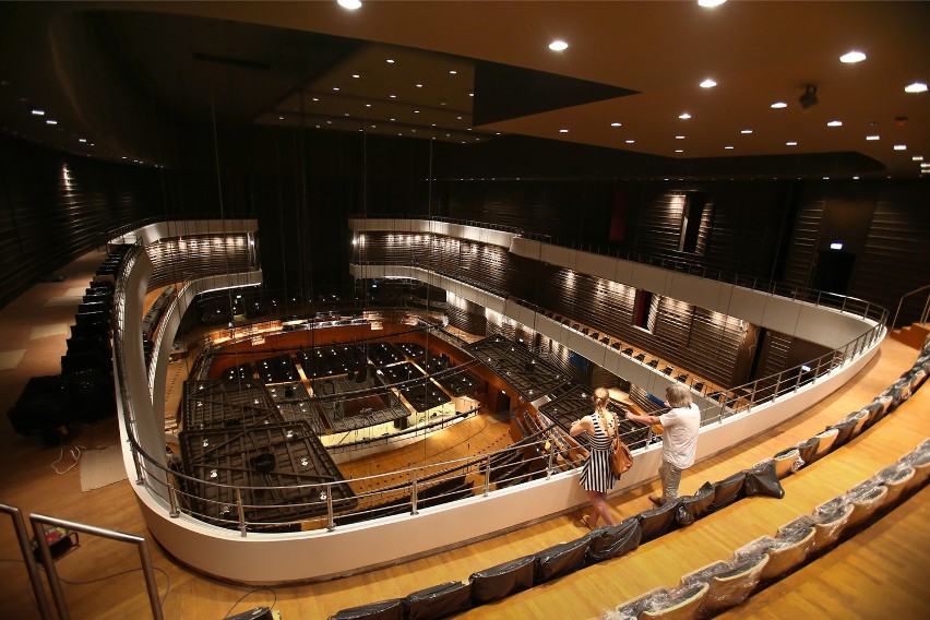 Gmach - w którym łącznie znajdą się cztery sale koncertowe,...