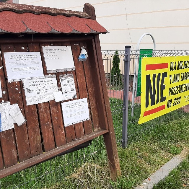 W czwartek rano kierowcy muszą się przygotować na utrudnienia na ul. Strykowskiej w Łodzi. Na przejściu dla pieszych na wysokości ul. Jana i Cecylii protestować będą mieszkańcy ulic Okólnej, Sawickiego, Gadomskiego, Moskule, którzy sprzeciwiają się projektowi miejscowego planu zagospodarowania przestrzennego.Protest rozpocznie się o godz. 9 i potrwa około godziny. Organizatorzy podkreślają, że nie chcą dłużej blokować newralgicznego miejsca w mieście (jeżdżą tędy osoby, które chcą sie dostać do autostrady lub ją opuszczają). Czytaj dalej