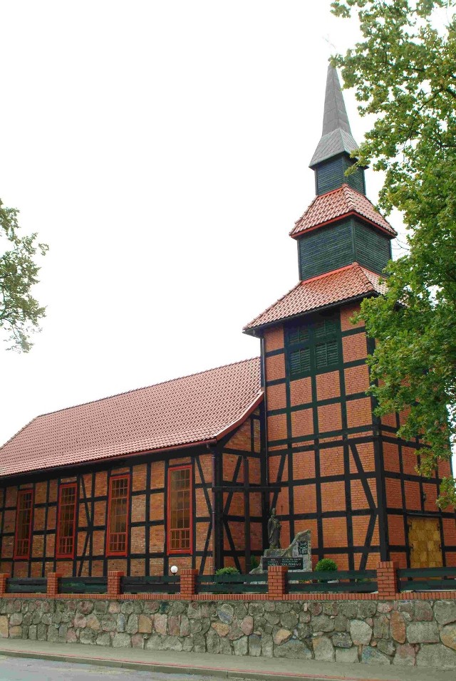 Tak dzisiaj wygląda odbudowana po pożarze świątynia w Starym Chwalimiu