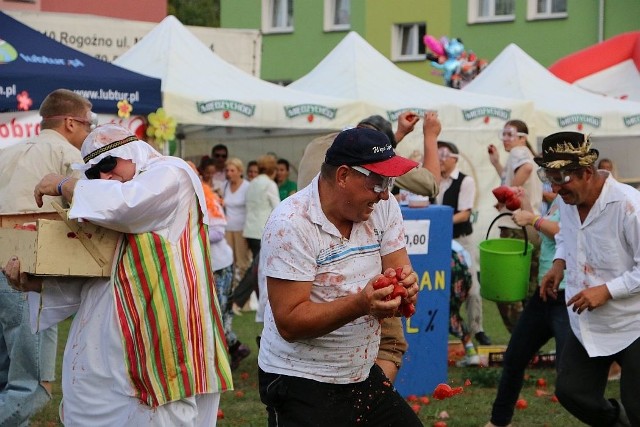 Bitwy na pomidory promują Przytoczną oraz plantacje tych  smacznych i zdrowych warzyw.