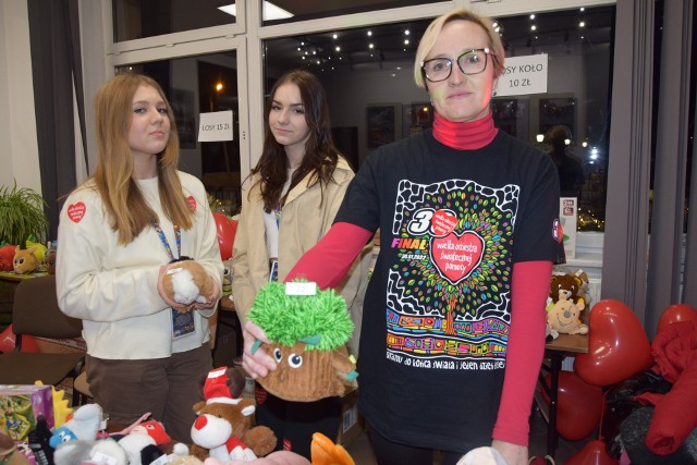 Dorota Lachtara prowadziła w koprzywnickim sztabie loterię, która cieszyła się ogromnym zainteresowaniem dzieci i dorosłych.