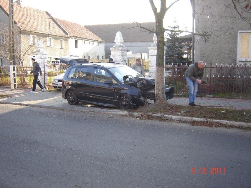Skarbimierz: dwie osoby ranne w wypadku. Mazda uderzyła w...
