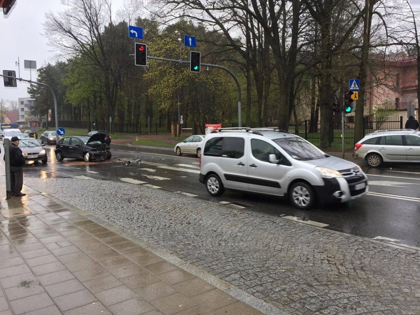 Wypadek na skrzyżowaniu ulic Pułaskiego z Kawaleryjską w...