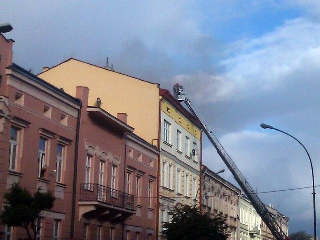 Pożar gasiło w sumie 19 strażaków. Zdjęcia i informację o pożarze otrzymaliśmy na platformę alarm@nowiny24.pl od Grzegorza i Rafała