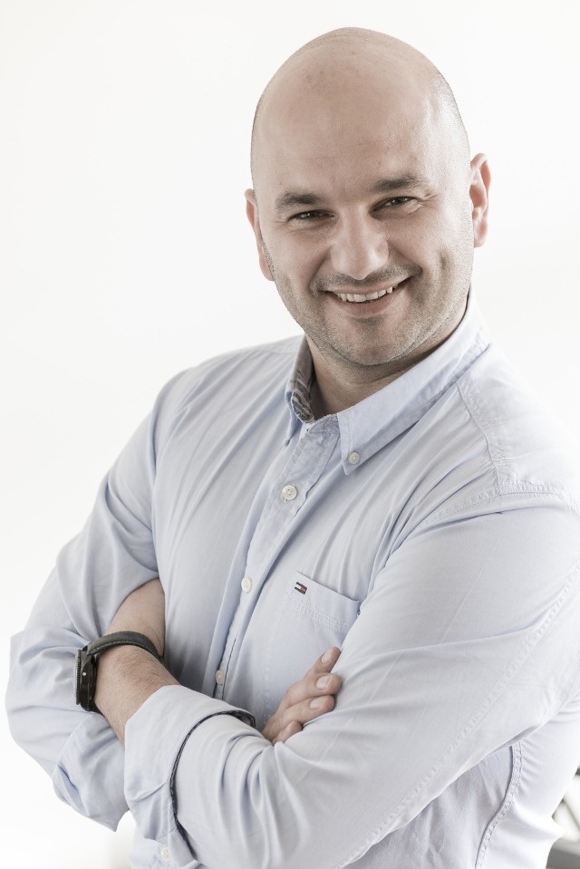 Adam Grzesik, był m.in dyrektorem firmy Tradis (obecnie Eurocash) i Iglotex (mrożonki).