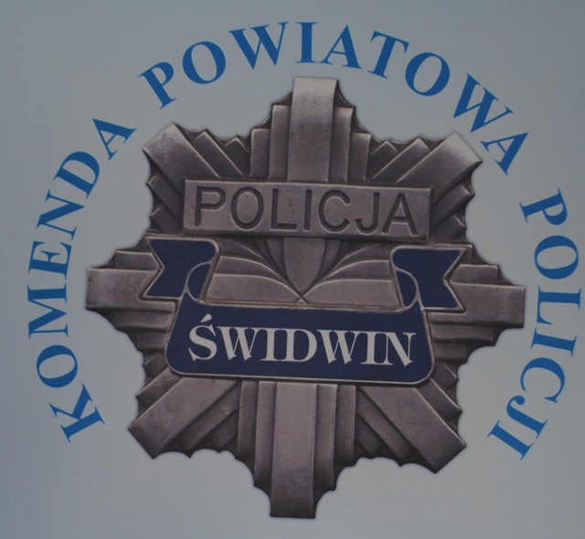 Włamywacz zagrał świdwińskim policjantom na nosie - splądrował jedno z pomieszczeń komendy.