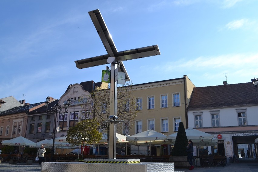 Solarna ładowarka do smartfonów w Rybniku na rynku