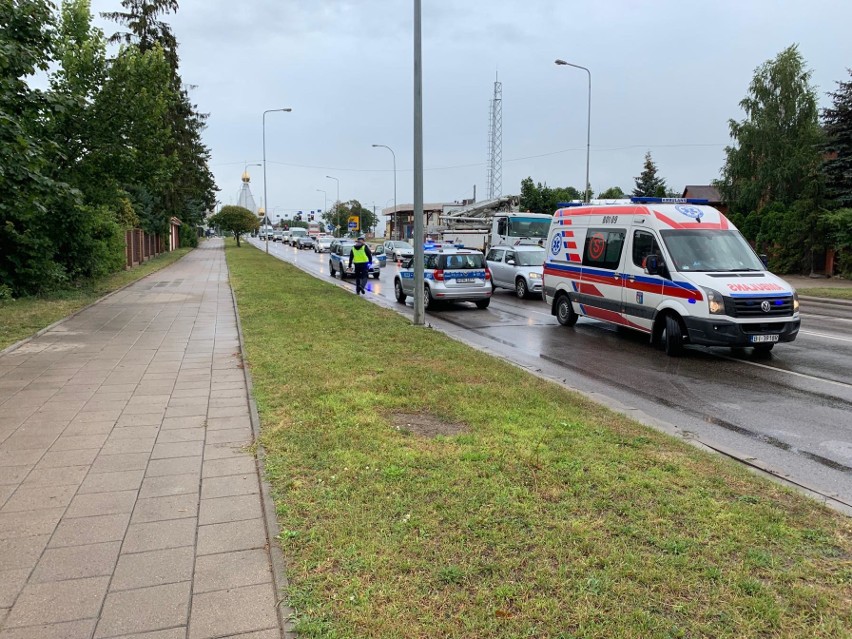 Białystok: Wypadek przy ulicy Sławińskiego. Zderzyły się trzy samochody osobowe. Są ranni [ZDJĘCIA]