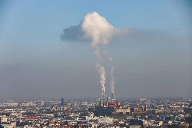 Smogowa czapa w ostatnich dniach znów zawisła nad Krakowem