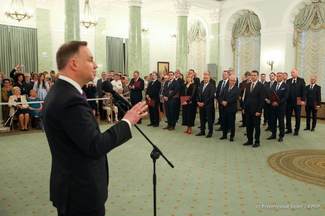 Prezydent Rzeczypospolitej Polskiej Andrzej Duda wręczył akty nominacyjne nauczycielom akademickim oraz pracownikom nauki i sztuki.