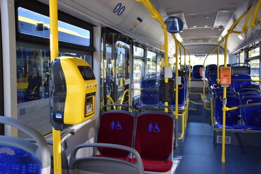 Awantura o wózek w autobusie miejskim w Katowicach. Kierowca wyprosił pasażerkę