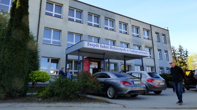 Najwięcej pierwszoklasistów w etapie podstawowym rekrutacji w powiecie kazimierskim przyjął Zespół Szkół Rolniczych w Cudzynowicach.