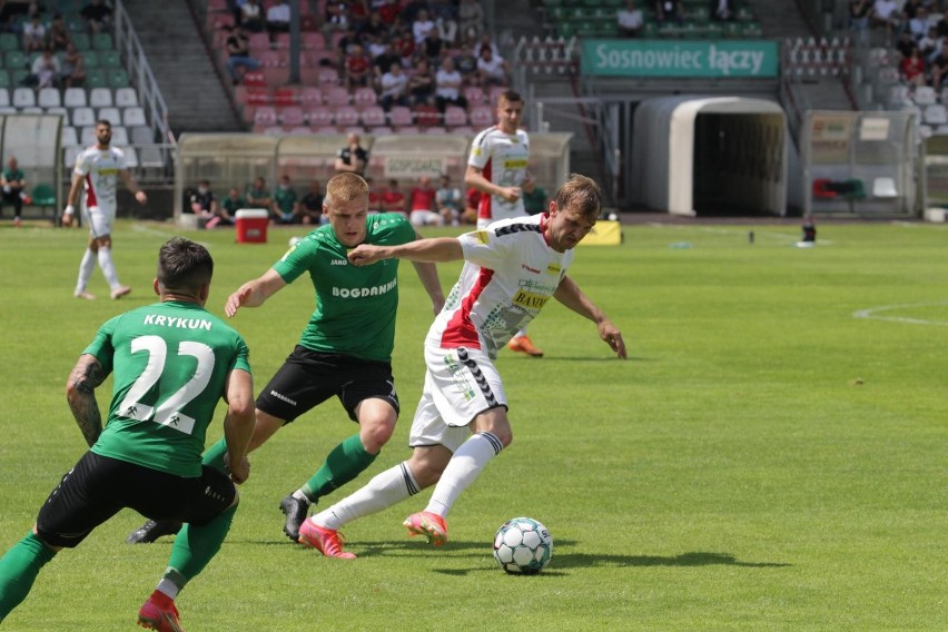 Górnik Łęczna wraca do strefy barażowej po długo wyczekiwanym zwycięstwie. Zielono-czarni wygrali w Sosnowcu 1:0. Zobacz zdjęcia