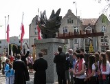 Pomnik Narodu Polskiego w Miastku odsłonięty (zdjęcia, wideo)