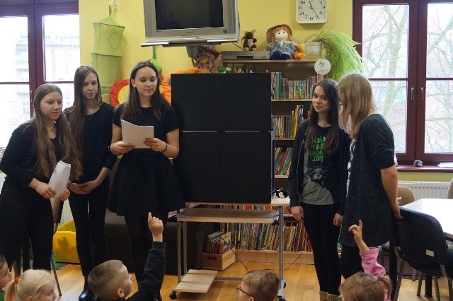Adriana dzięki pomocy przyjaciół i prowadzących zajęcia w szkole i bibliotece awansowała do finału ogólnopolskiego