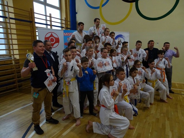 Mistrzostwa Województwa Kujawsko - Pomorskiego Polskiej Federacji Kyokushin Karate odbyły się w Chełmnie. Organizatorem był Chełmiński Klub Kyokushin Karate kierowany przez Michała Okońskiego (4dan), a współorganizatorem Polska Federacja Kyokushin Karate. Zawody odbyły się w sali sportowej przy ul. Szkolnej 6 w Chełmnie.