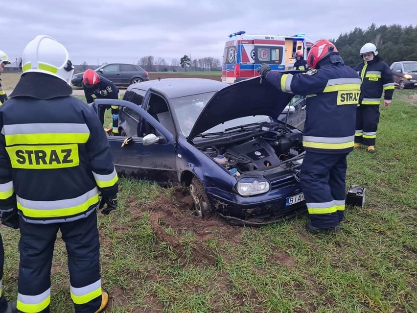 Rudniki. Wypadek kierowcy volkswagena golfa. Ranny trafił do...