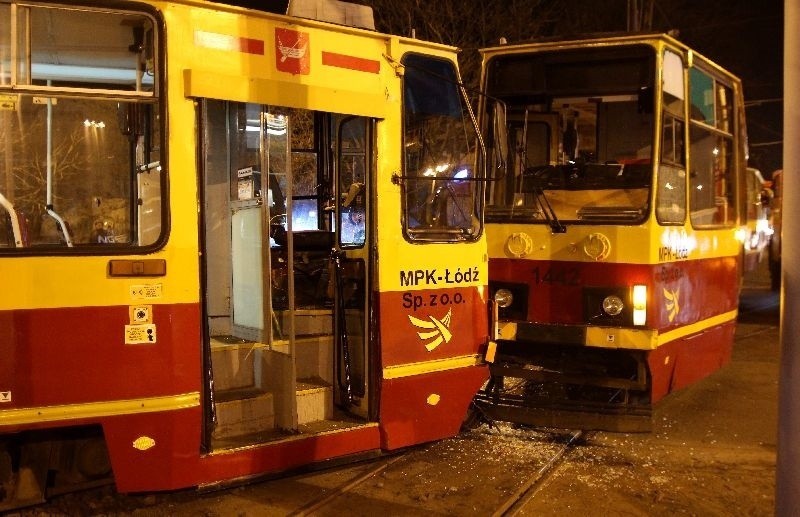 Zderzyły się tramwaje. Wypadek na Limanowskiego [ZDJĘCIA, FILM]