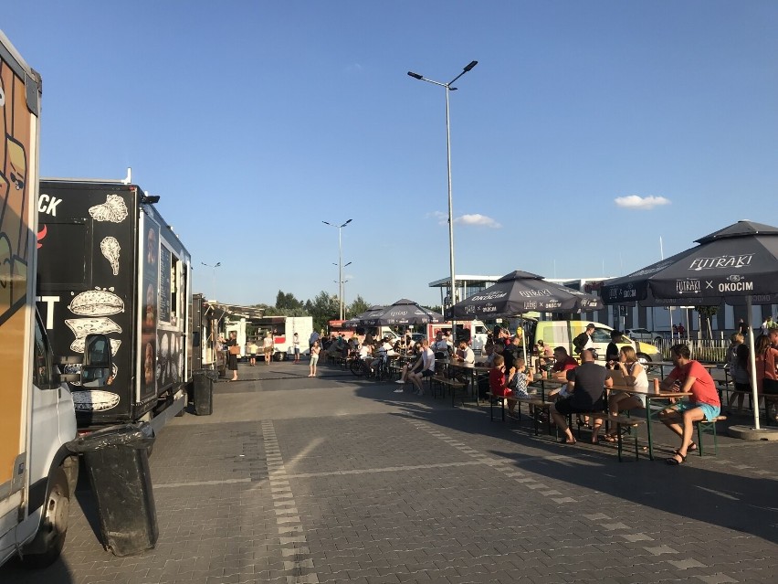 Smakowity weekend w Chełmie. Do miasta przyjechały food trucki. Zobacz zdjęcia