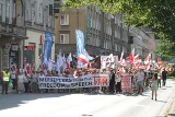 Wrocław: Około tysiąca osób przeszło w marszu w obronie TV Trwam (ZDJĘCIA)