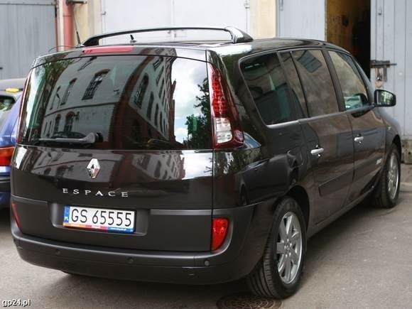 Renault espace za 119.999 złotych już ma typową dla samochodów ratuszowych rejestrację.