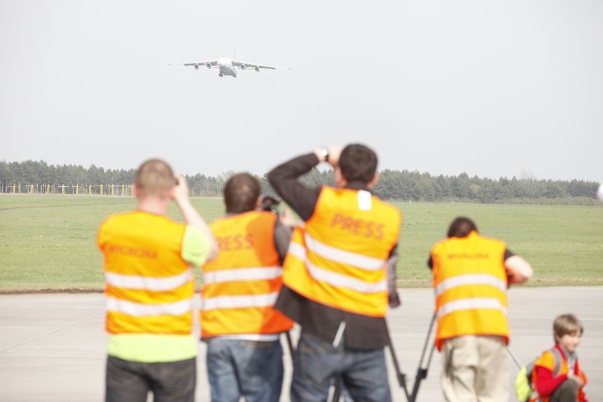 Megasamolot AN-124 Rusłan w Pyrzowicach żegna się z lotniskiem [NOWE ZDJĘCIA]