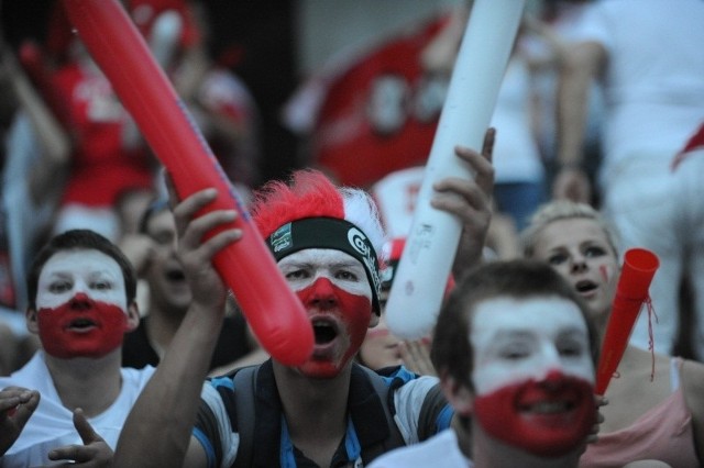 Strefa kibica w amfiteatrze w czasie Euro 2012. Oby tylko siatkarze dostarczyli kibicom więcej radości niż piłkarze.