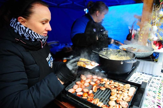 "Pomagamy Ukrainie ze smakiem". Na Małym Rynku można było skosztować potraw kuchni ukraińskiej.