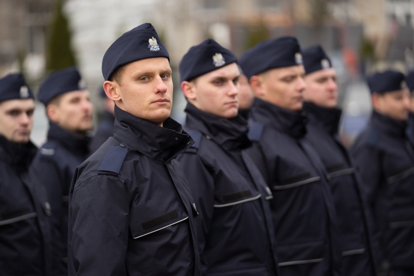 Ślubowanie 52 nowy policjantów w Komendzie Wojewódzkiej Policji w Bydgoszczy
