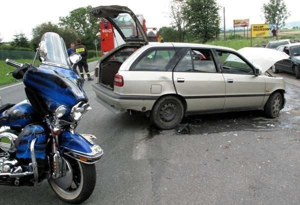 Zderzenie motocykla z osobówką w Szebniach...