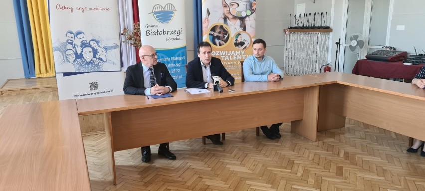 Gmina Białobrzegi i Uniwersytet Technologiczno-Humanistyczny w Radomiu podpisały umowę. Będą zajęcia dla dzieci i dorosłych