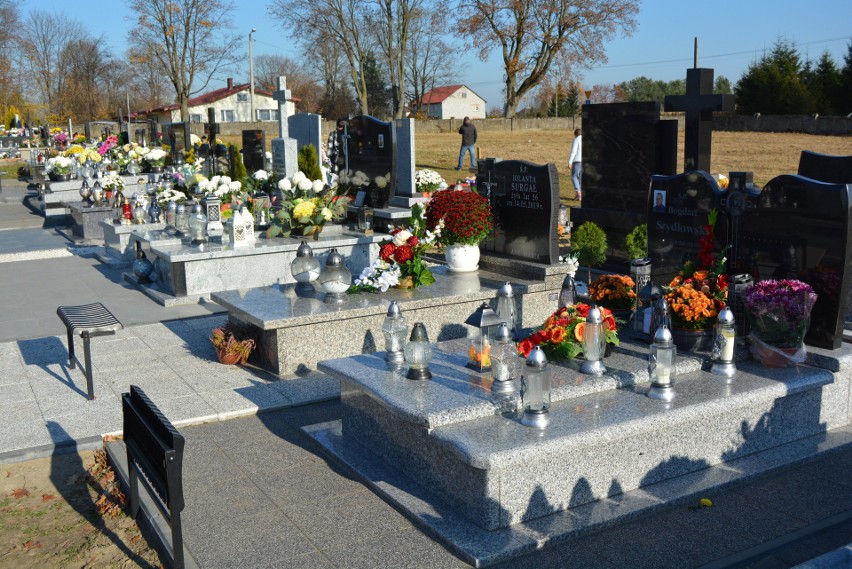 Cmentarz w Krasnosielcu. Zdjęcia nekropolii z 31.10.2021. Obejrzyjcie