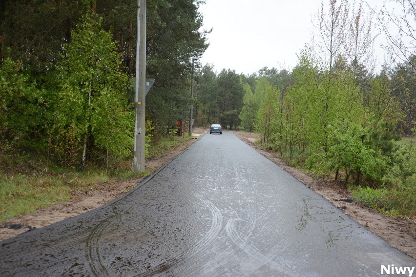 Jazda nową drogą w Niwach to czysta przyjemność.