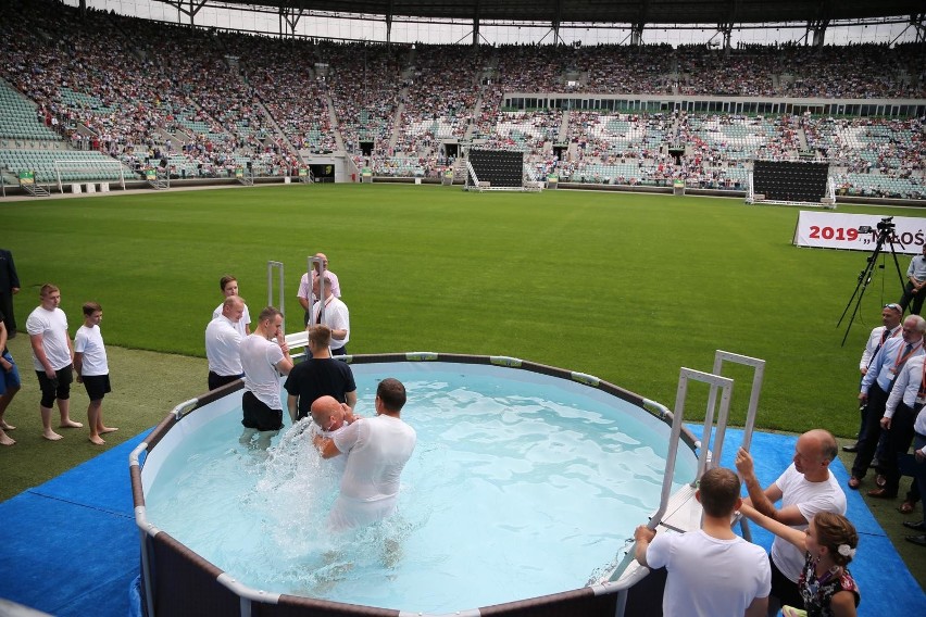 Kongres świadków Jehowy - 9-11 sierpnia 2019 na Stadionie...