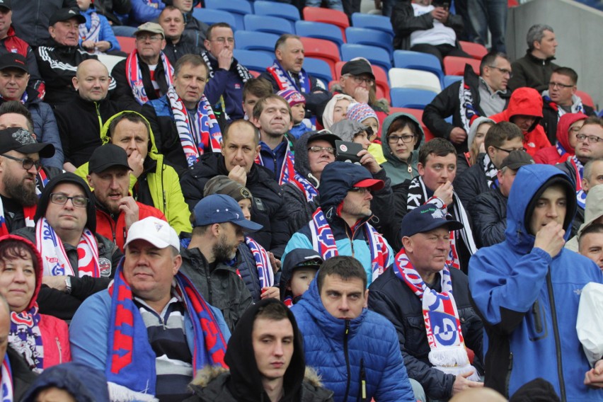 Górnik Zabrze - Zagłębie Sosnowiec. Mimo chłodu, deszczu i...