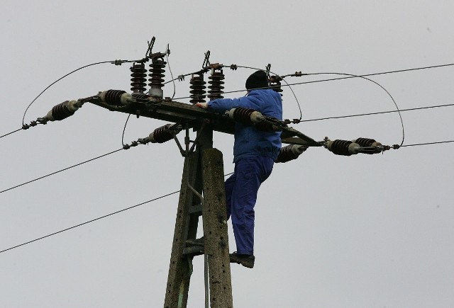 Branża energetyczna - fachowcy w cenie, zatrudnienie ma wzrosnąć, będą podwyżki?W roku 2016 pracodawcy z sektora energetycznego przewidują niewielki wzrost zatrudnienia.