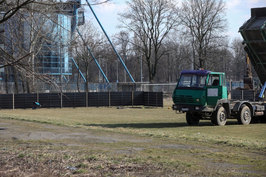 To był reprezentacyjny stadion Krakowa. Obiekt powstał przed wojną w sąsiedztwie Błoń. Teraz wybudują tam apartamenty [ZDJĘCIA]