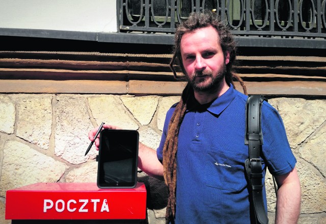 Marcin Markiewicz codziennie korzysta z „Mobilnego Listonosza”, gdy dostarcza listy do sądu i kancelarii adwokackich